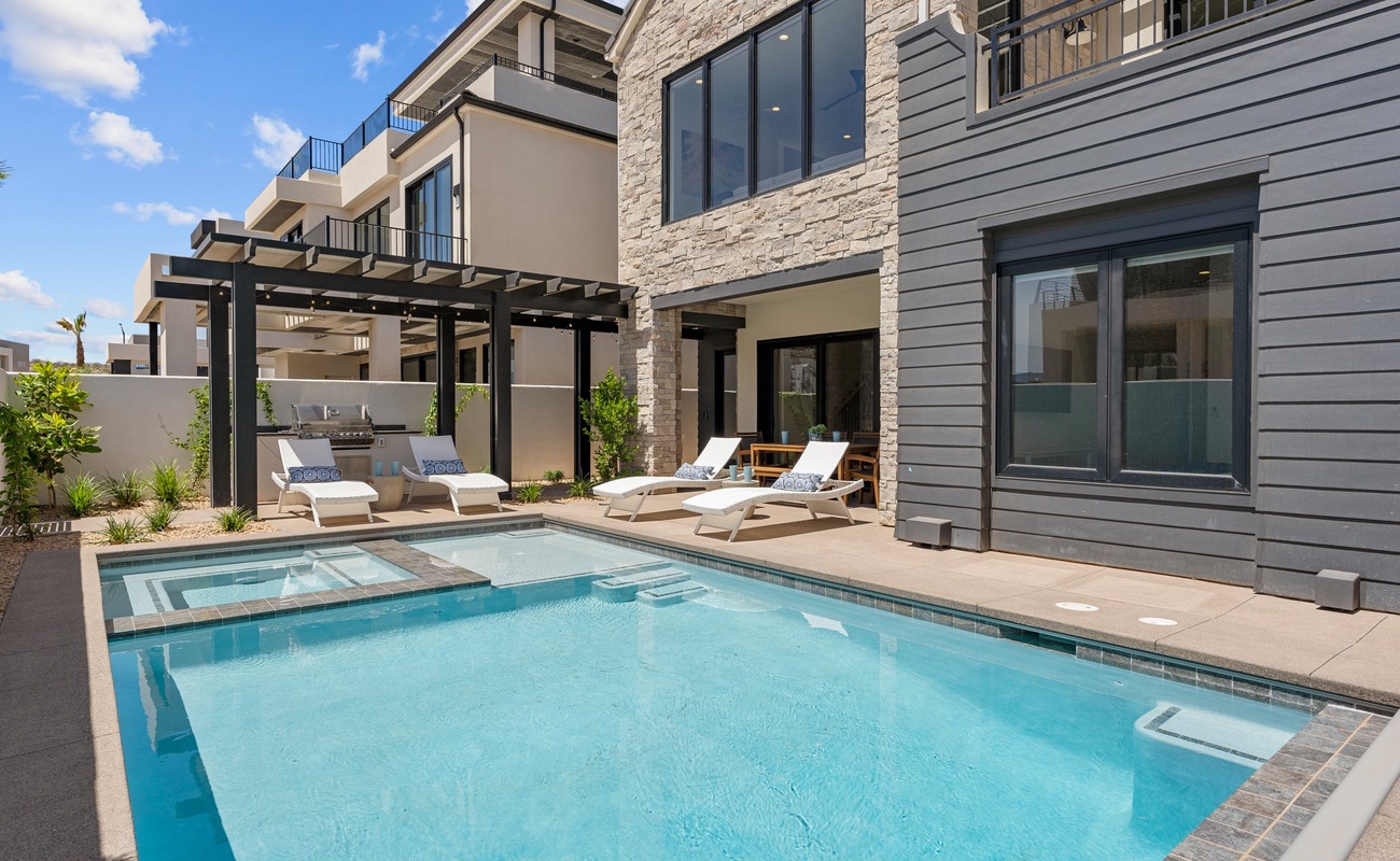 Private Pool + Hot Tub
