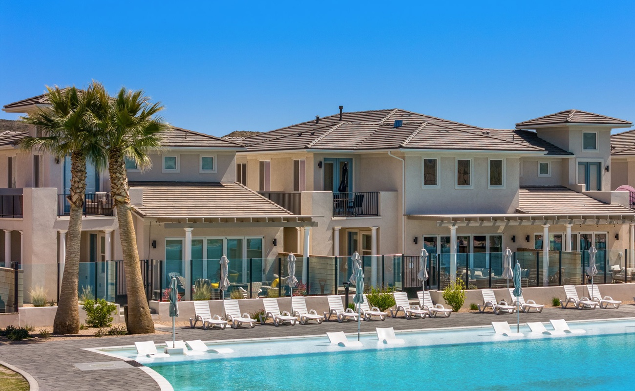 Back Exterior View of Rental (Lagoon-Front)