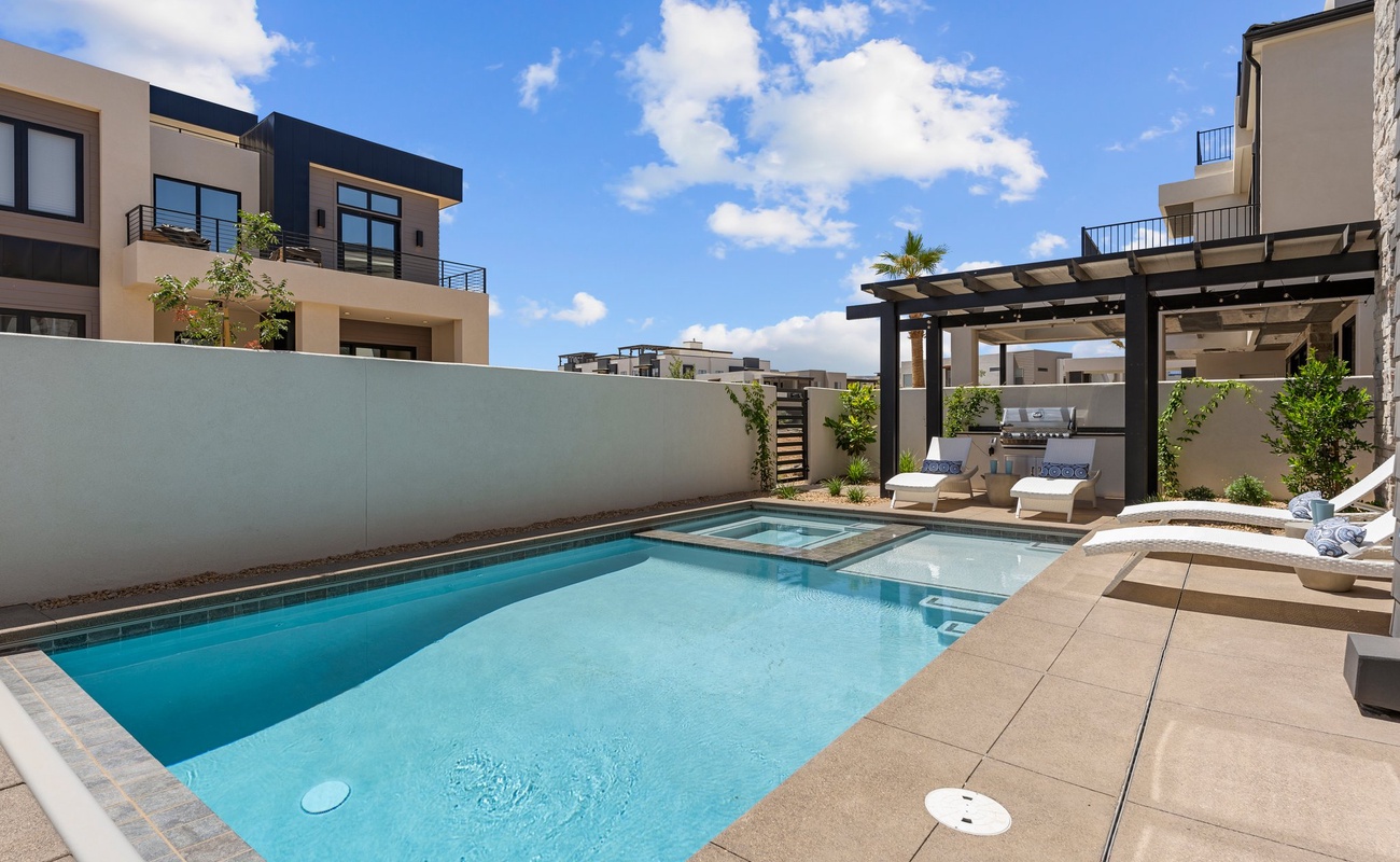 Private Pool + Hot Tub