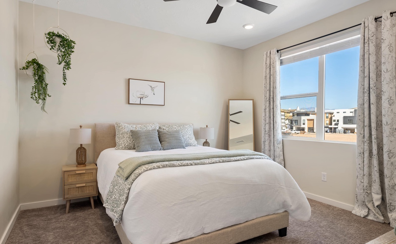 Queen Bedroom