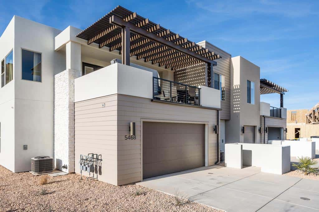 Exterior Garage View