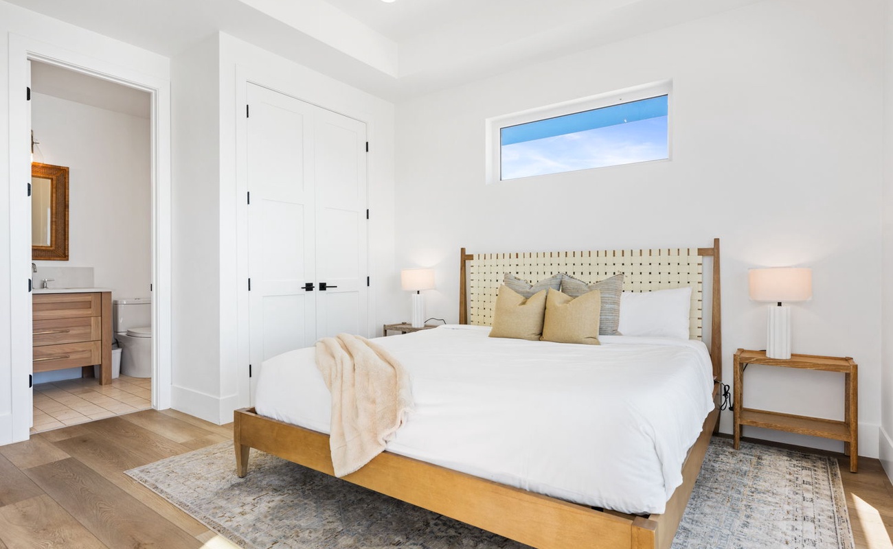 King Bedroom with Lagoon Views