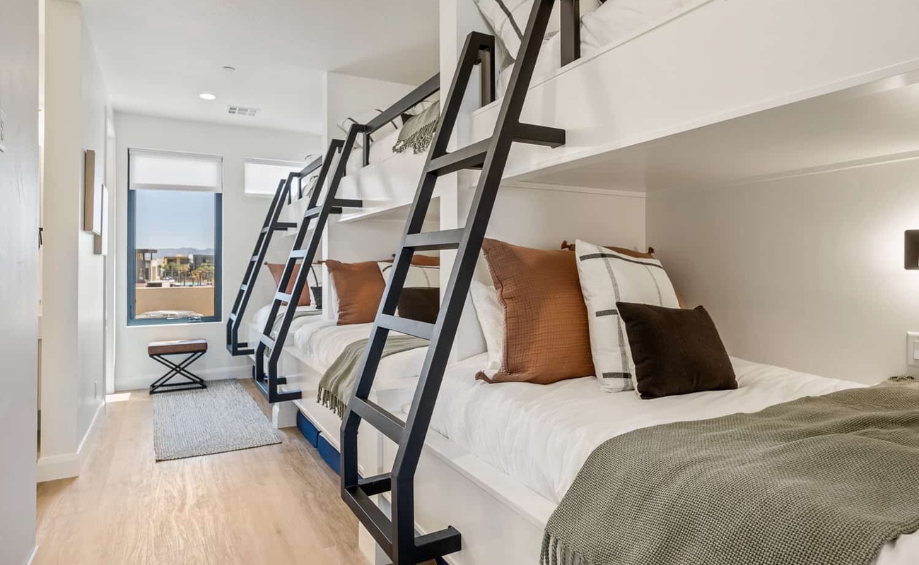 3 Twin/Full Bunk Beds