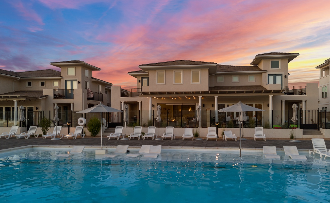 Lagoon-Front Access from Backyard