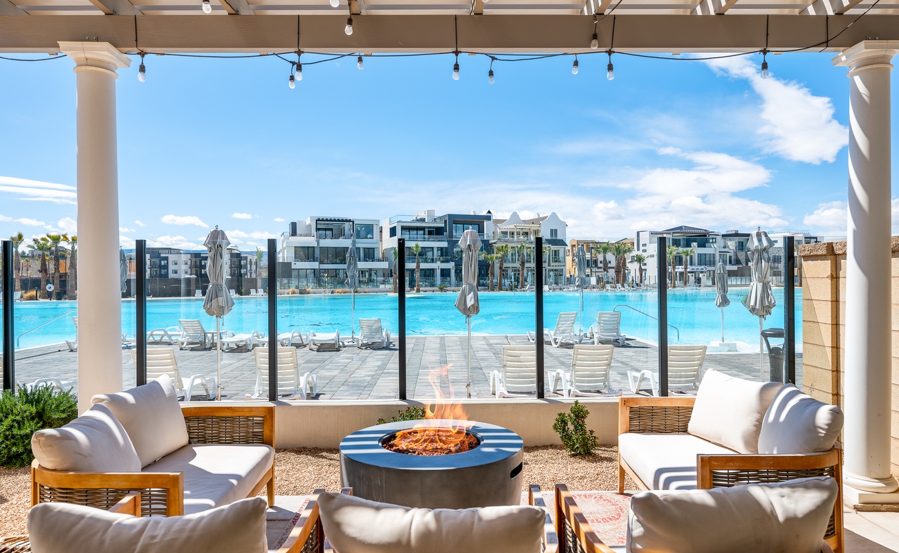 Back Patio with Firepit / Lagoon Access