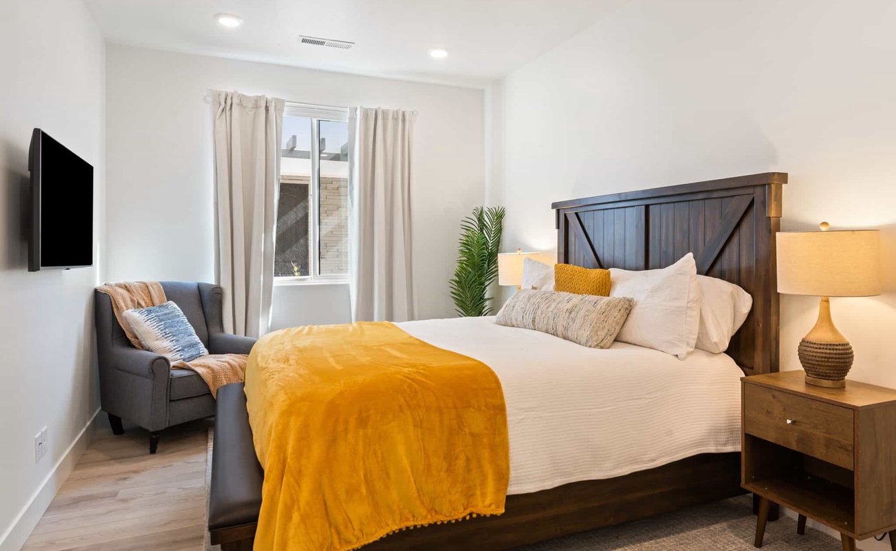 Queen Bedroom