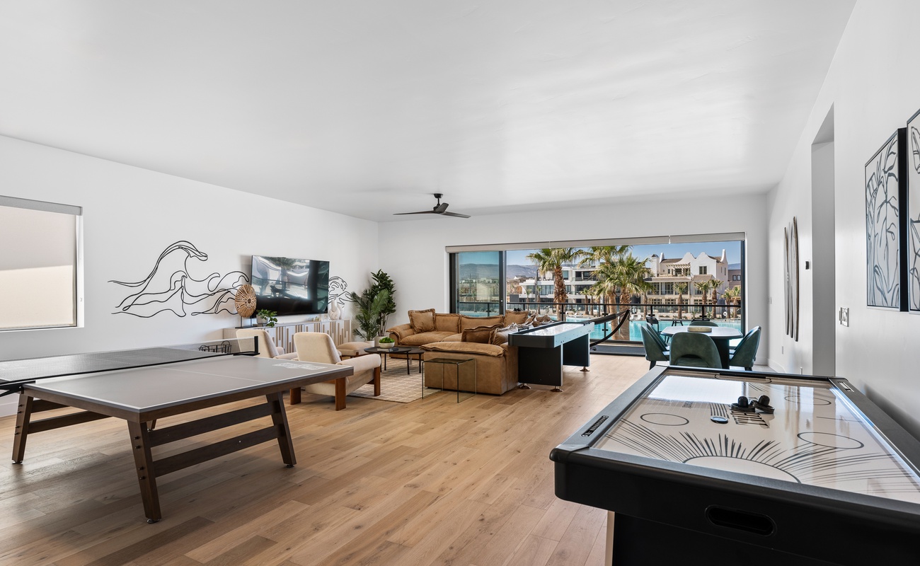 Game Room Loft, Shuffleboard, Ping Pong, Foosball