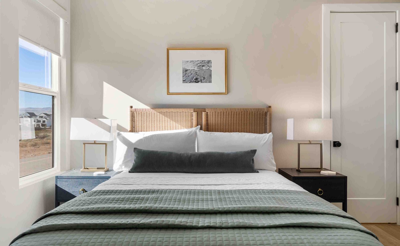 Queen Bedroom
