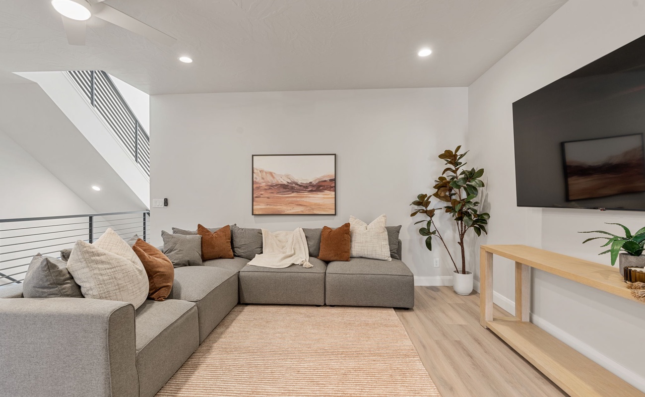 2nd Floor Family Room