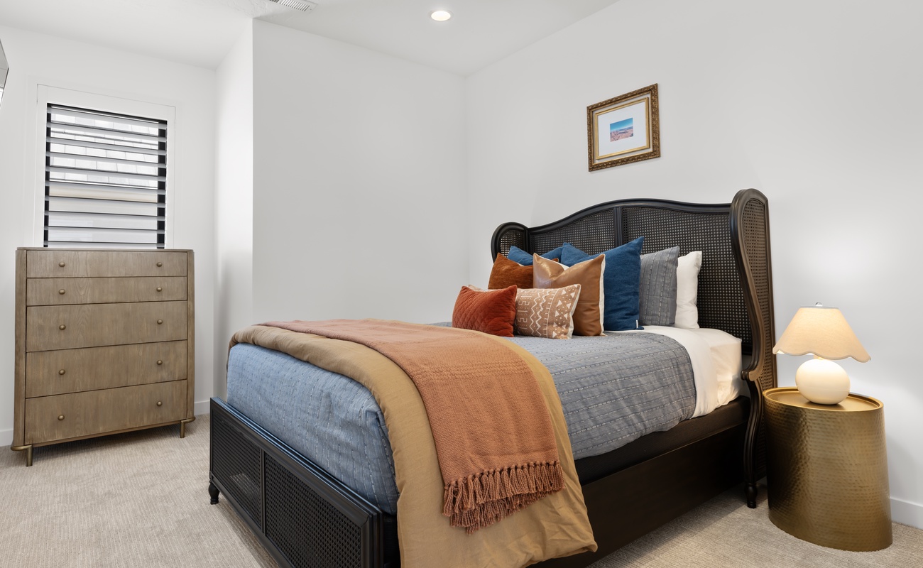 Queen Bedroom