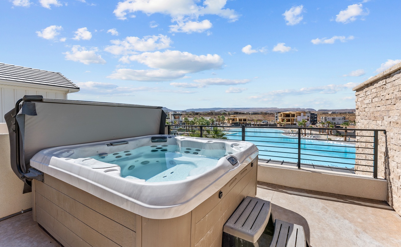 Private Rooftop Hot Tub