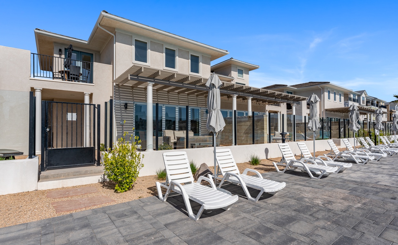 House 2: Private Lagoon Access