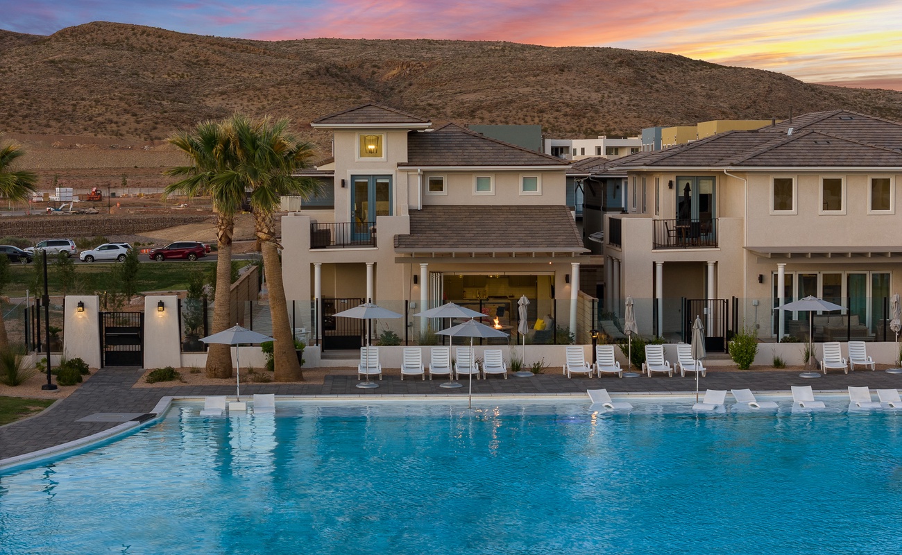 Lagoon-Front Backyard Access