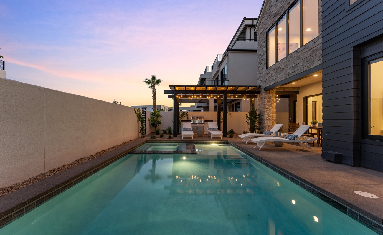 Private Pool + Hot Tub