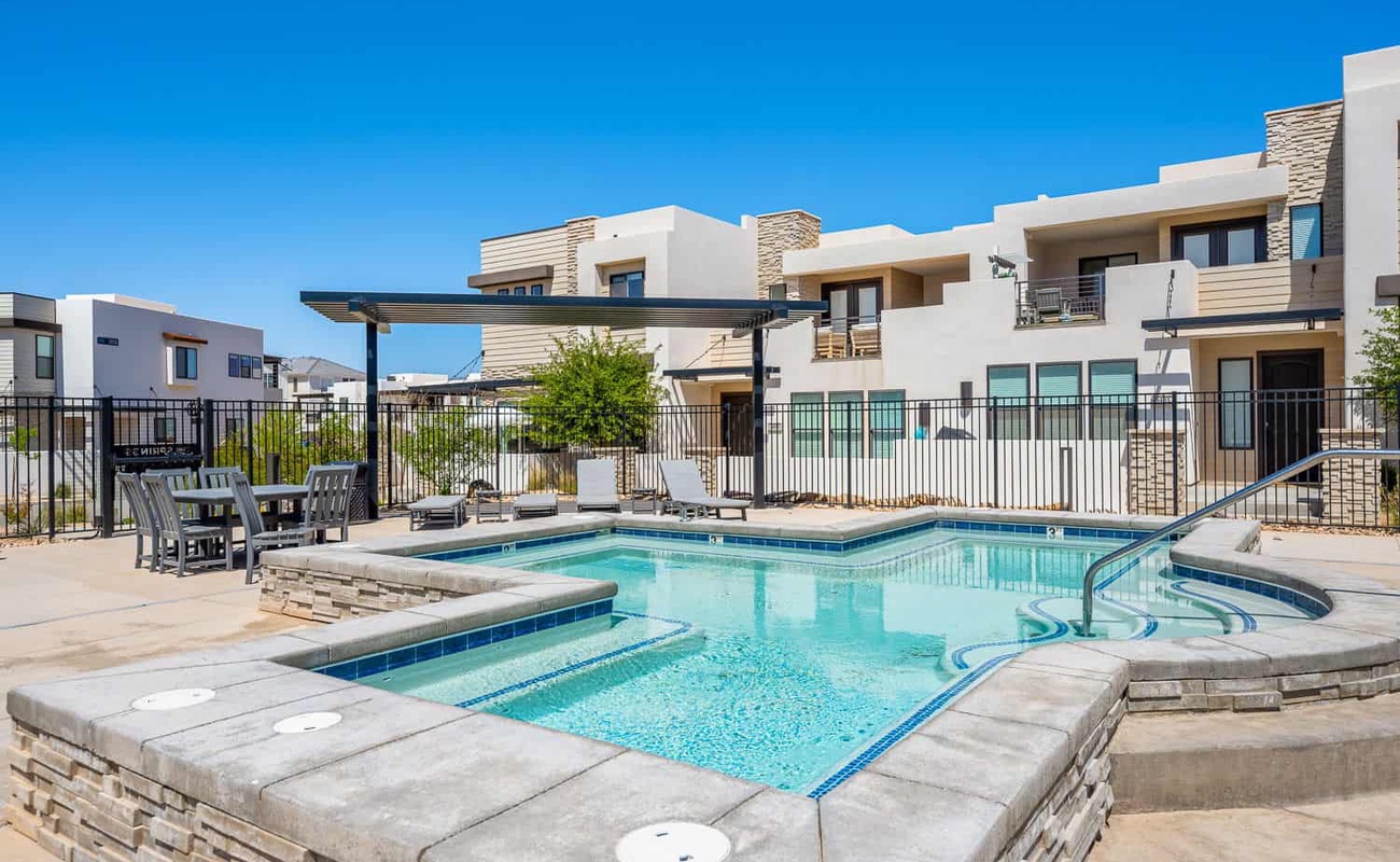 Community Social Spa Hot Tub