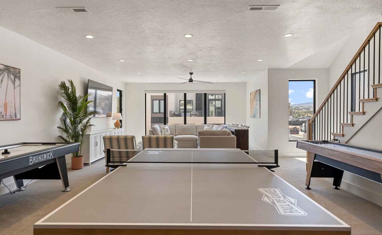 2nd Floor Family Room