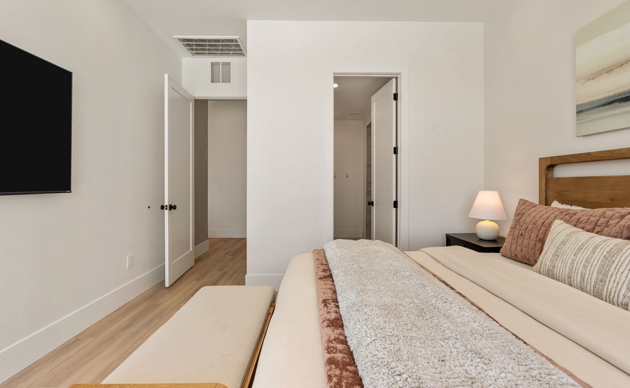 Unit C - King Bedroom