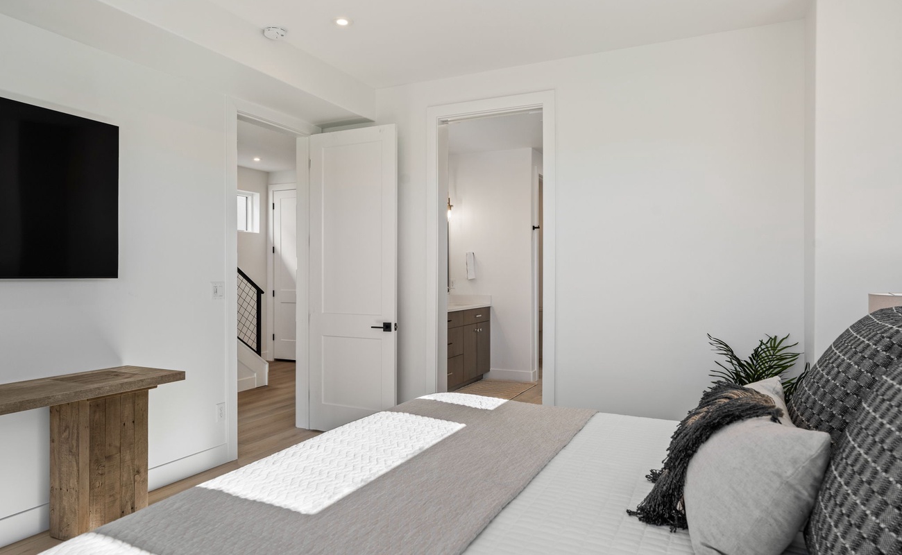 Queen Bedroom w/ Attached Bath