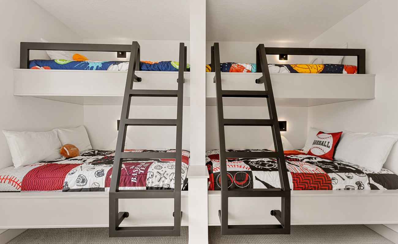 3 Twin/Double Bunks