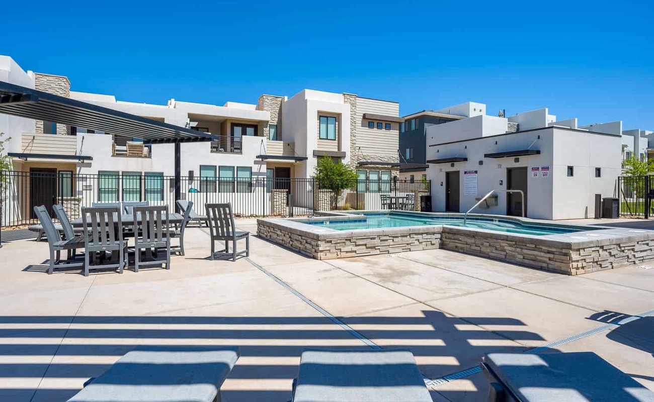 Community Social Spa Hot Tub