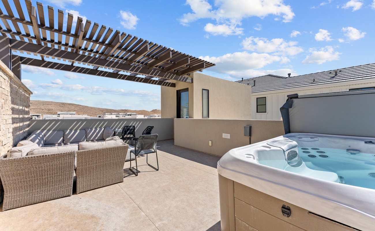 Private Rooftop Hot Tub