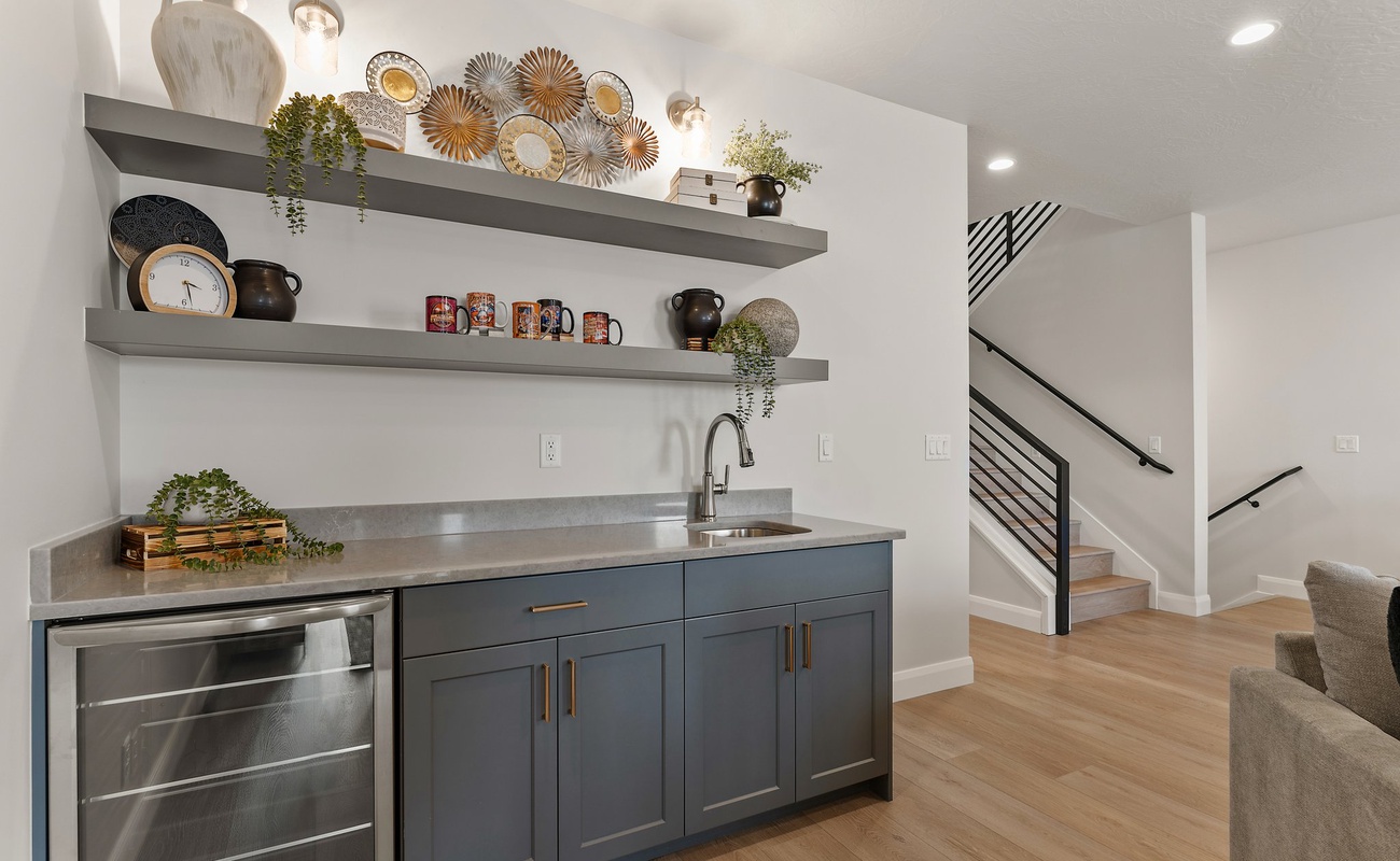 Mini Kitchenette - Mini Fridge and Sink