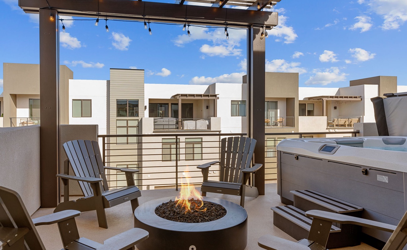 Private Hot Tub + Fire Pit