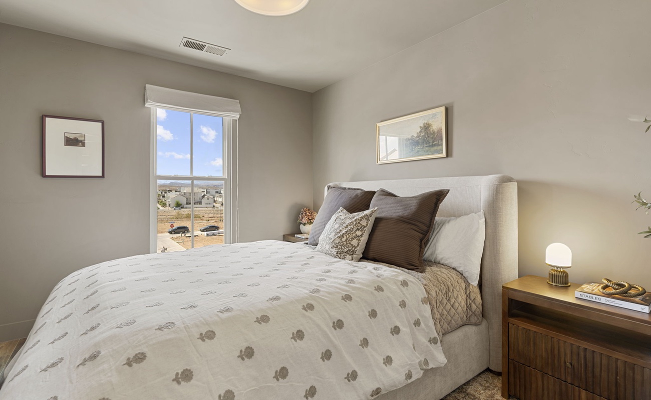 Queen Bedroom