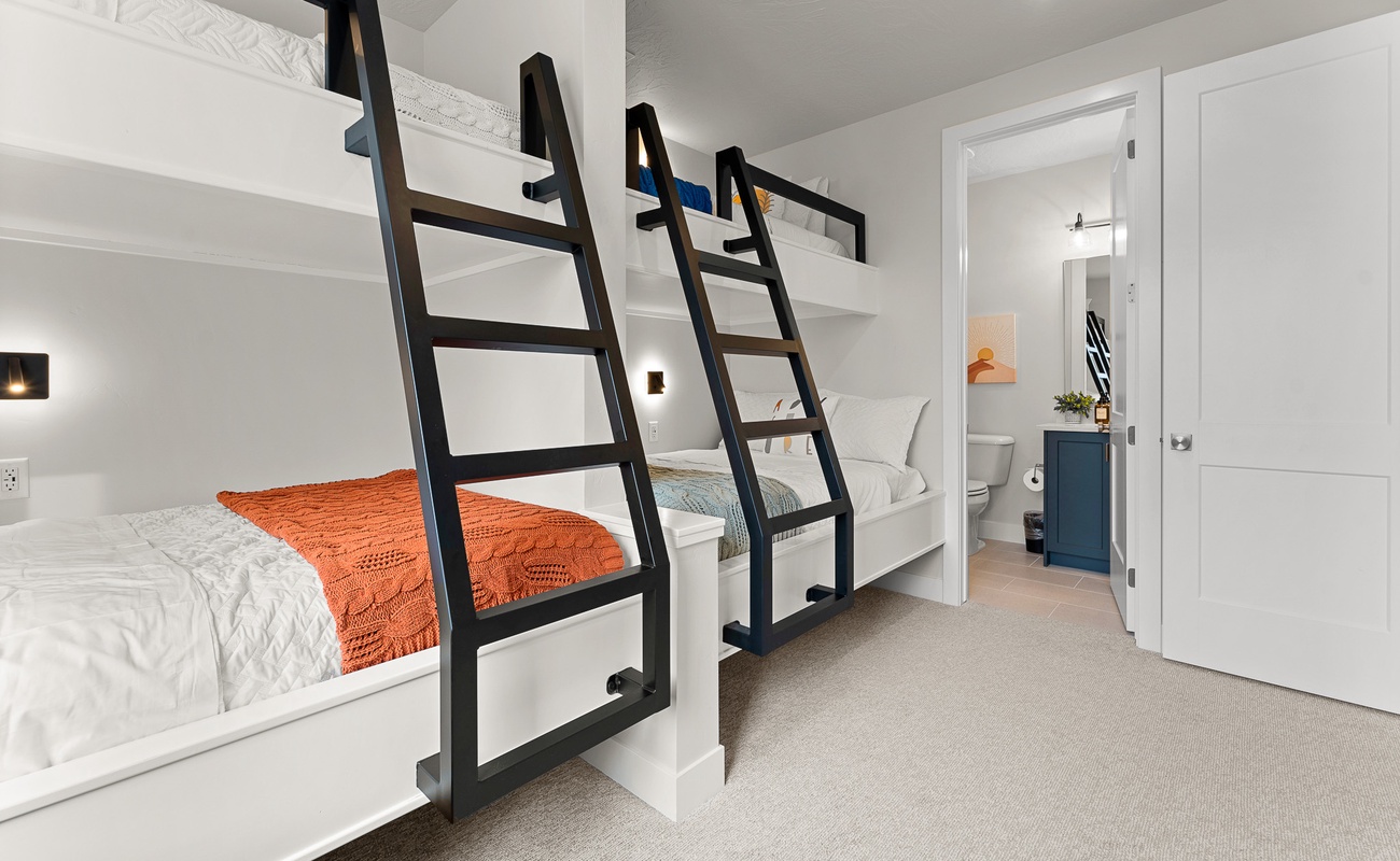 2 T/T Bunk Bedroom