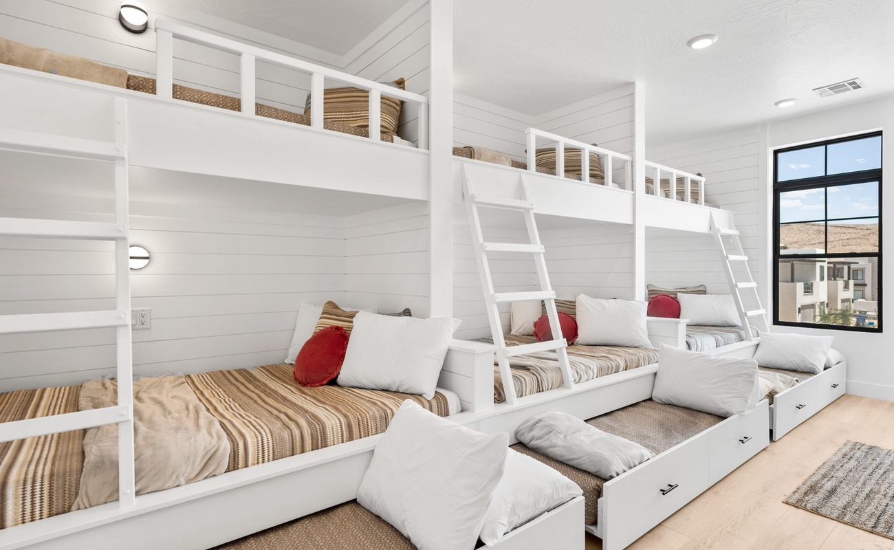 3T/F w/3 F Trundles Bunk Room