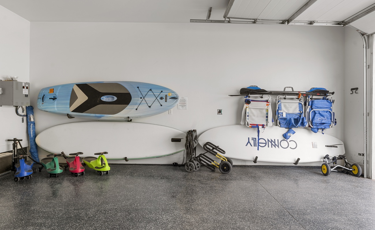 Garage and Amenities