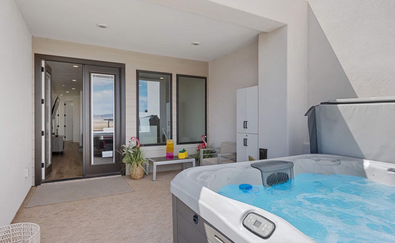 2nd Floor Patio with Private Hot Tub