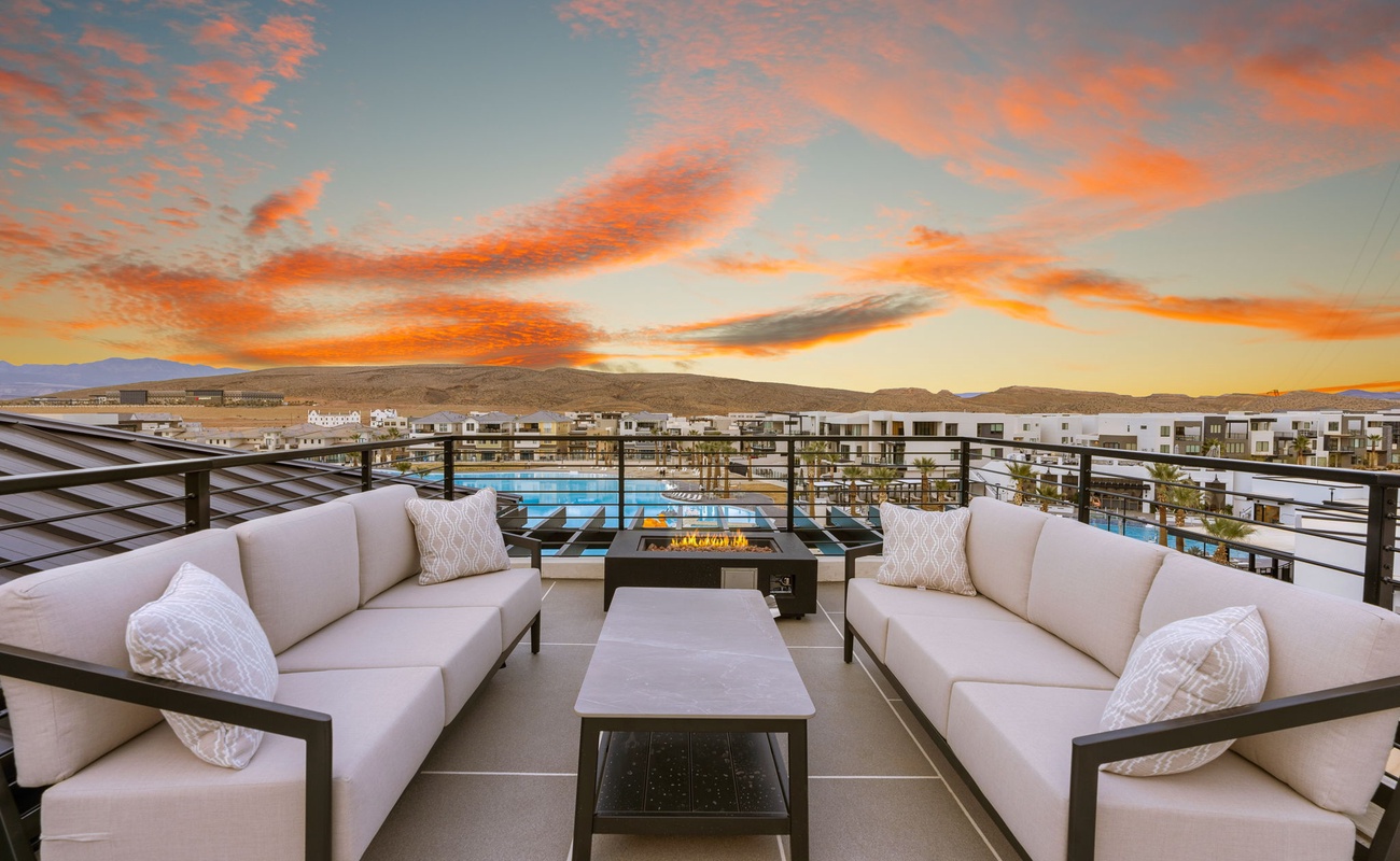 Unit C - Rooftop Seating