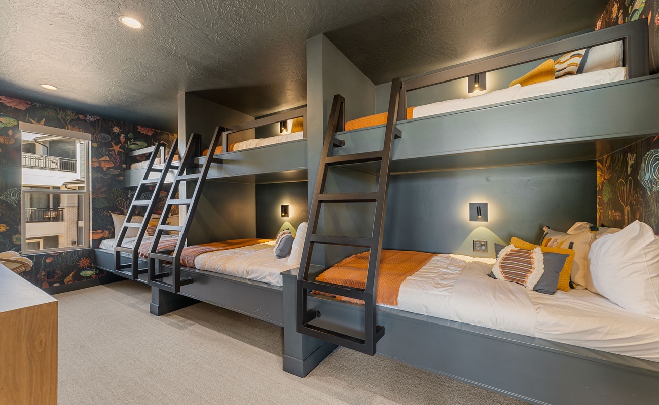 3 Twin/Double Bunks