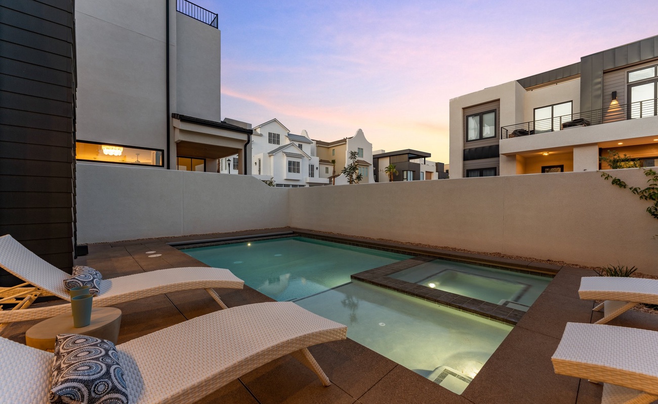 Private Pool + Hot Tub