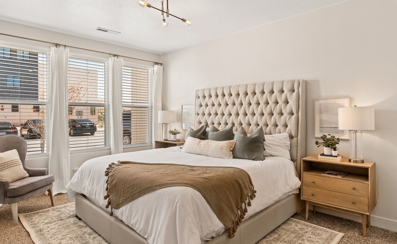 Master Bedroom - King Bed