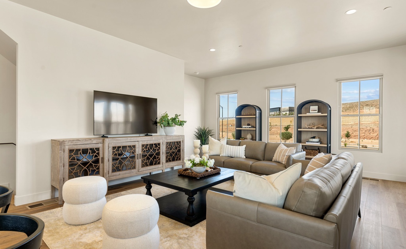 Alys at Desert Color