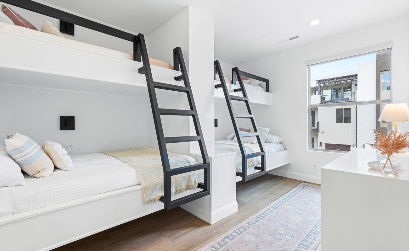 Bunkroom 2 Twins over Doubles