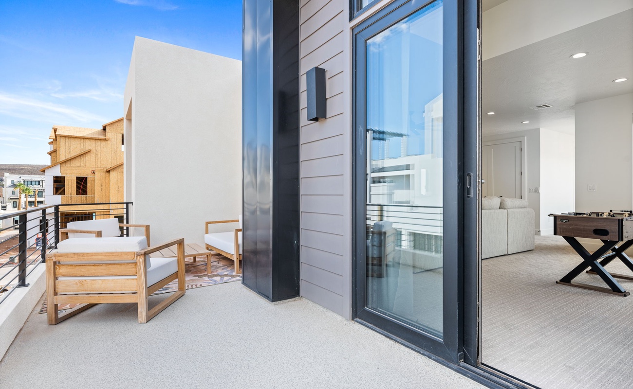 Top Deck, Patio Seating, Fireplace