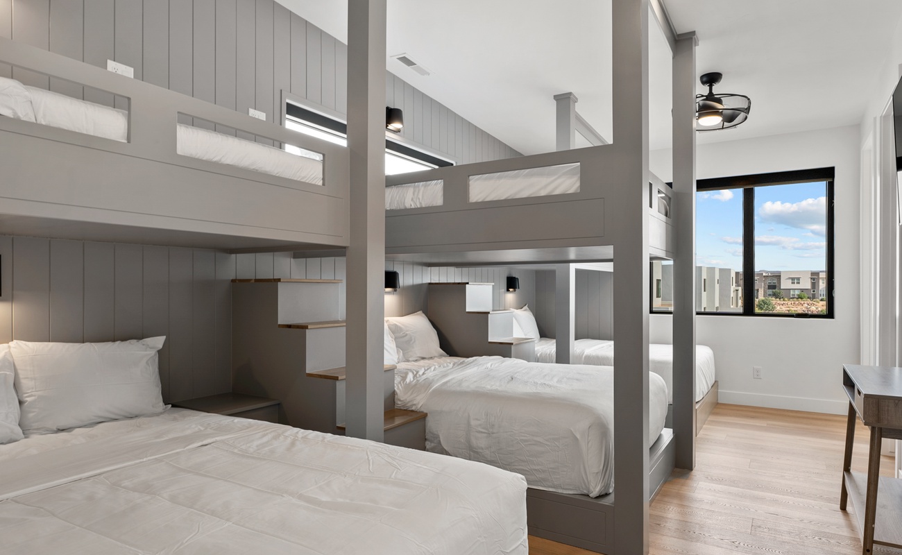 2 Twin/Double + Double/Double Bunks