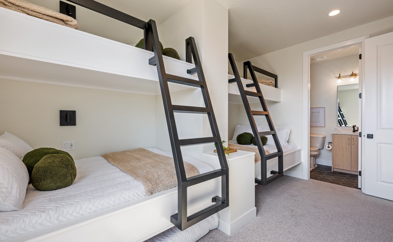 2 Twin over Double Bunks