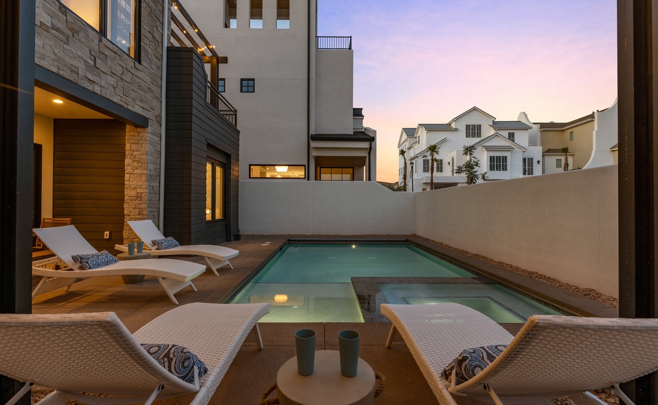 Private Pool + Hot Tub