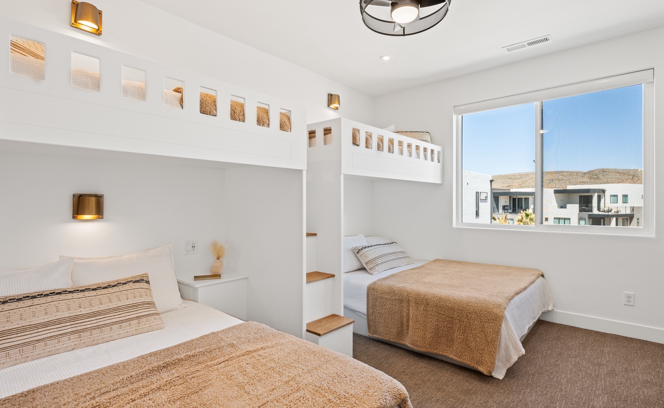 2 Twin/Queen Built in Bunks