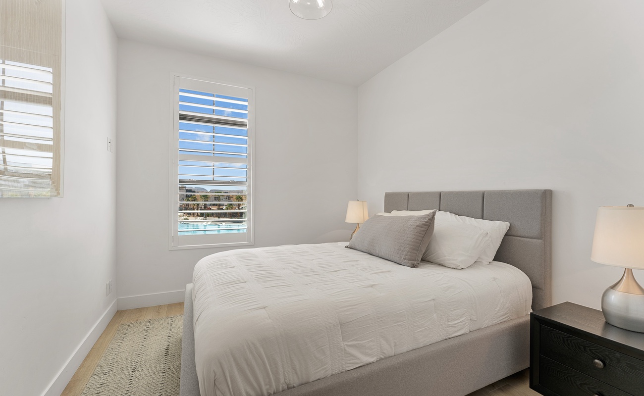 Queen Bedroom
