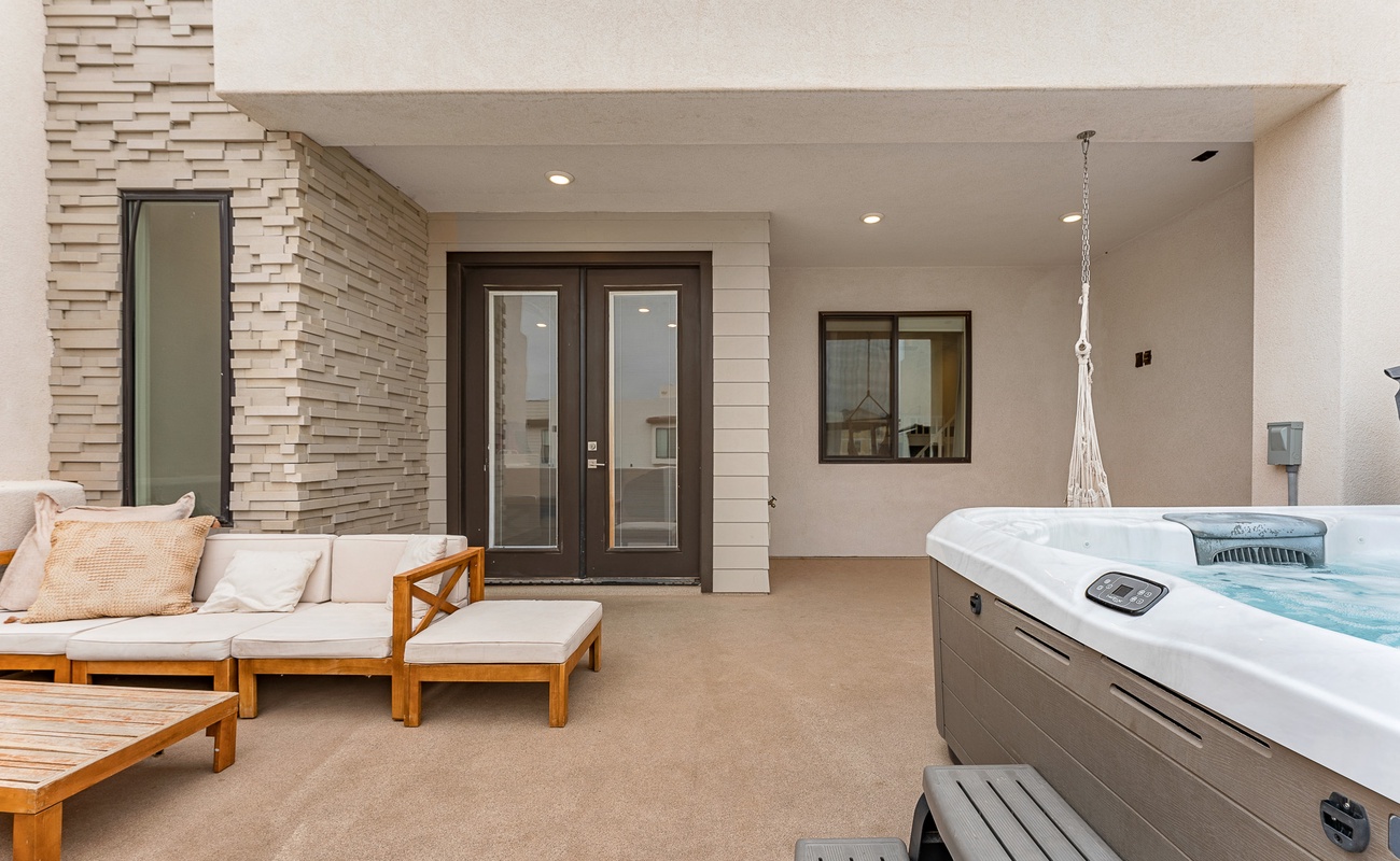 Rooftop Patio and Private Hot Tub