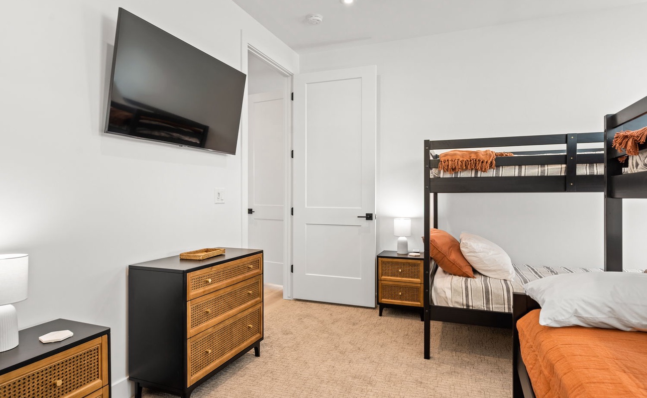 Twin/Full & Twin/Twin Bunk Beds/Attached Bath