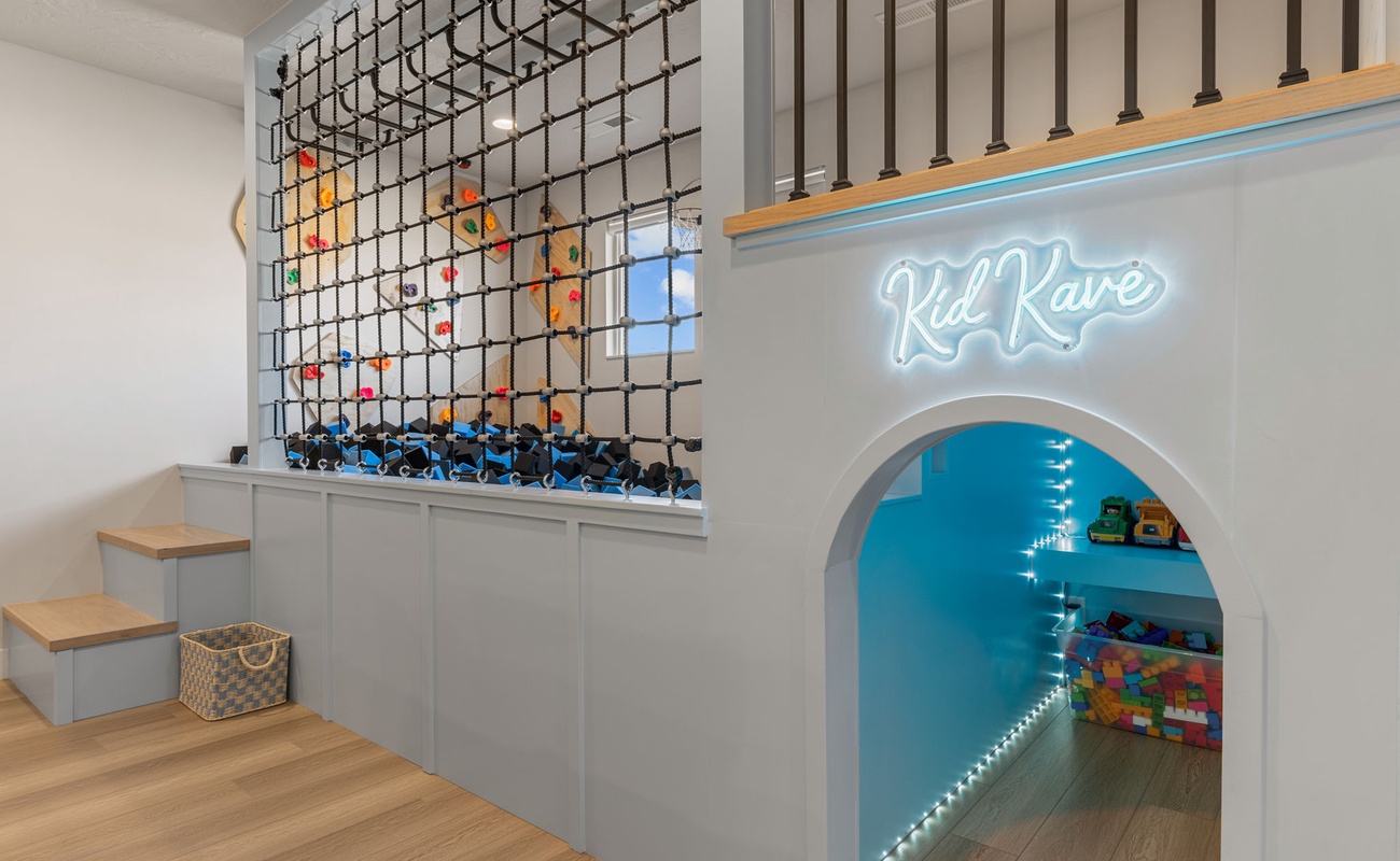 2nd Floor Family Room / Foam Pit