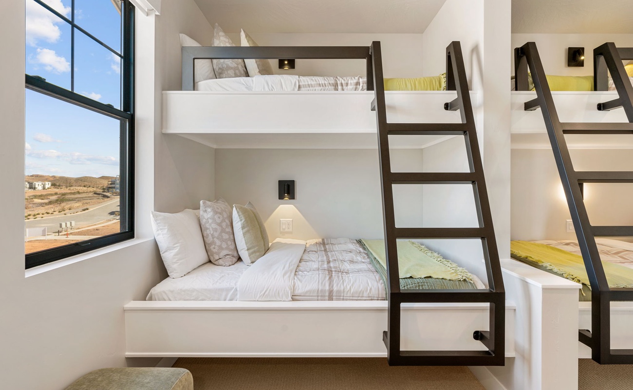 2 Twin/Double Bunks/Attached Bath