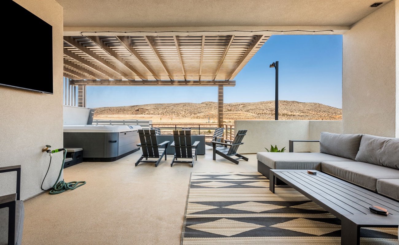 Private Hot Tub, Water Misters