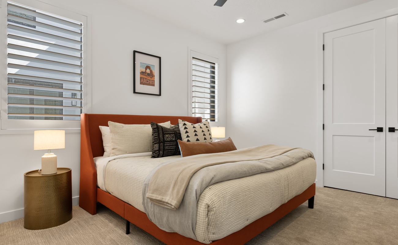 Queen Bedroom